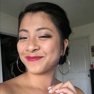 Meet your Posher, Christina